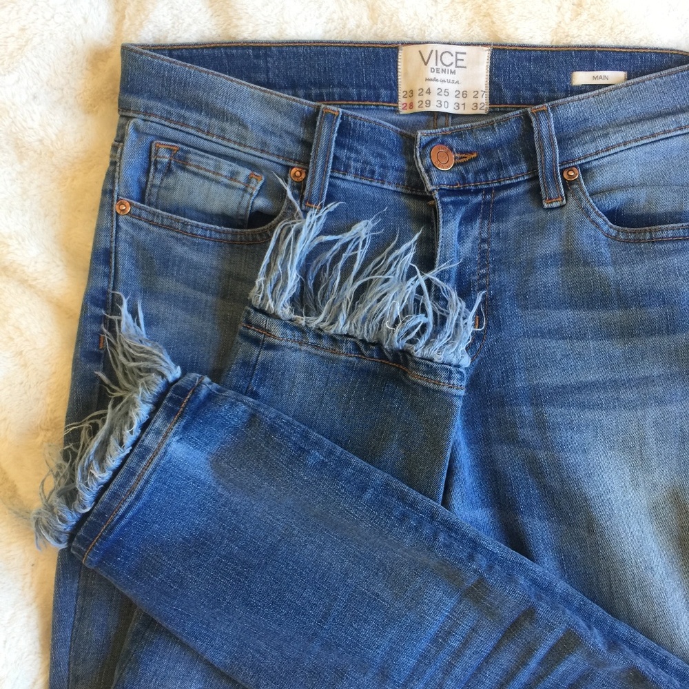 Revice Denim Fringe Crop, Size 28, Frayed Hem
